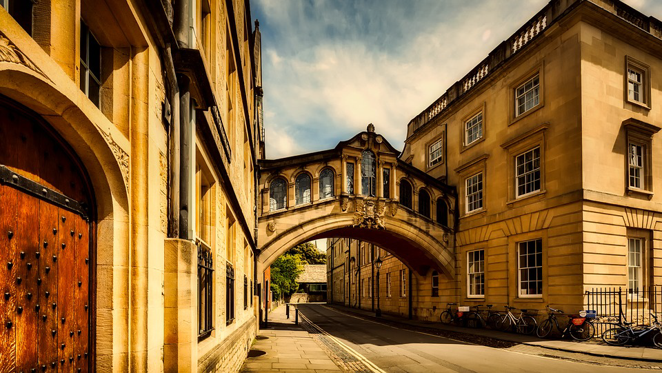 How to Get Accepted into Oxbridge (Oxford & Cambridge): Tips from Alumni